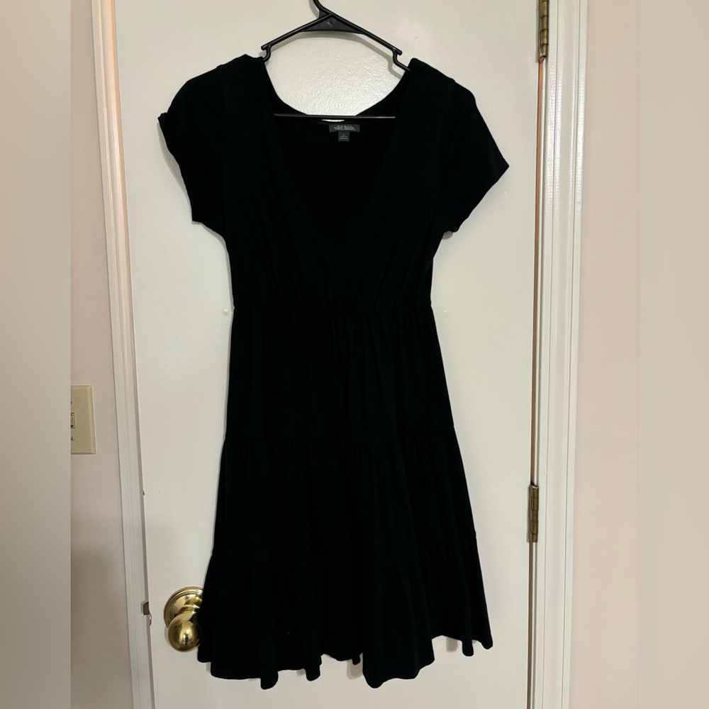 Wild Fable Midi Short Sleeve Dress w/ V Neckline
